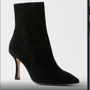 NIB Ann Taylor Chelsea Suede Bootie
